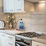 شقة Wiosenny 52m2 - Osobne Sypialnie, Wsrod Drzew, Balkon, Spokoj *