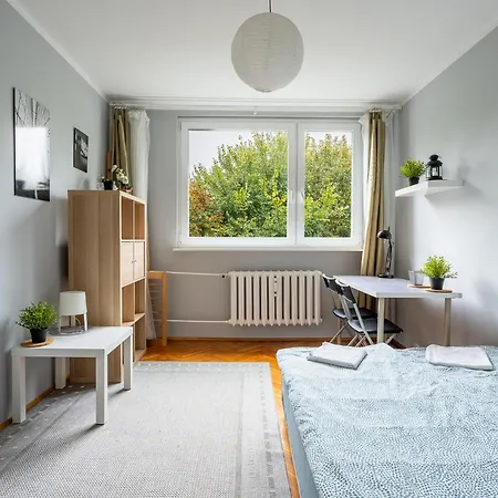 Wiosenny 52m2 - Osobne Sypialnie, Wsrod Drzew, Balkon, Spokoj Апартаменты Клодзко