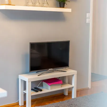 Wiosenny 52m2 - Osobne Sypialnie, Wsrod Drzew, Balkon, Spokoj Клодзко