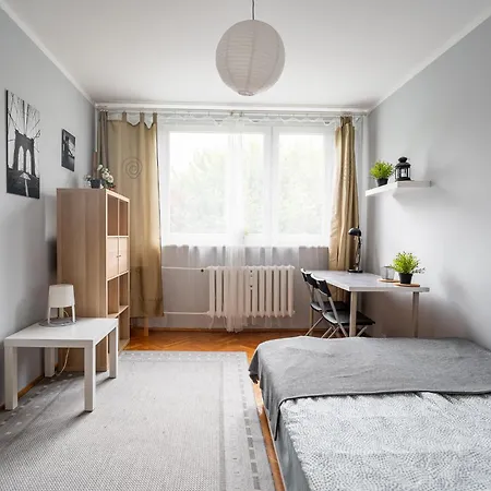 Wiosenny 52m2 - Osobne Sypialnie, Wsrod Drzew, Balkon, Spokoj Апартаменты Клодзко