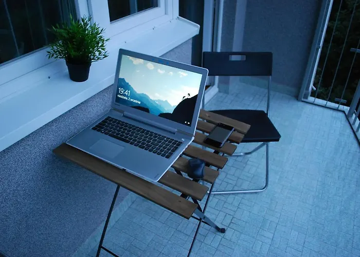 公寓 Wiosenny 52m2 - Osobne Sypialnie, Wsrod Drzew, Balkon, Spokoj 克沃兹科