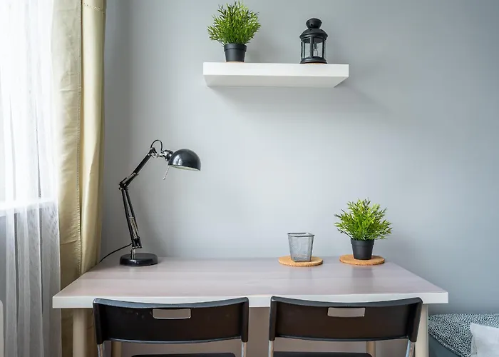 Wiosenny 52m2 - Osobne Sypialnie, Wsrod Drzew, Balkon, Spokoj