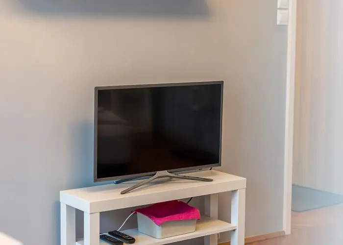 Wiosenny 52m2 - Osobne Sypialnie, Wsrod Drzew, Balkon, Spokoj Klodzko