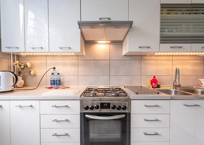 Wiosenny 52m2 - Osobne Sypialnie, Wsrod Drzew, Balkon, Spokoj * Klodzko